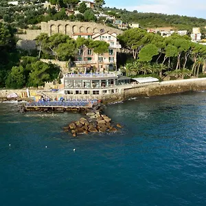 Hotell Arc En Ciel